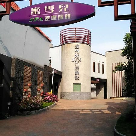 Michelle Motel Taichung Exterior photo