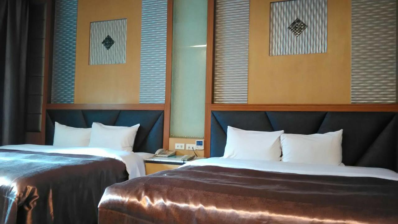 Michelle Motel Taichung Exterior photo
